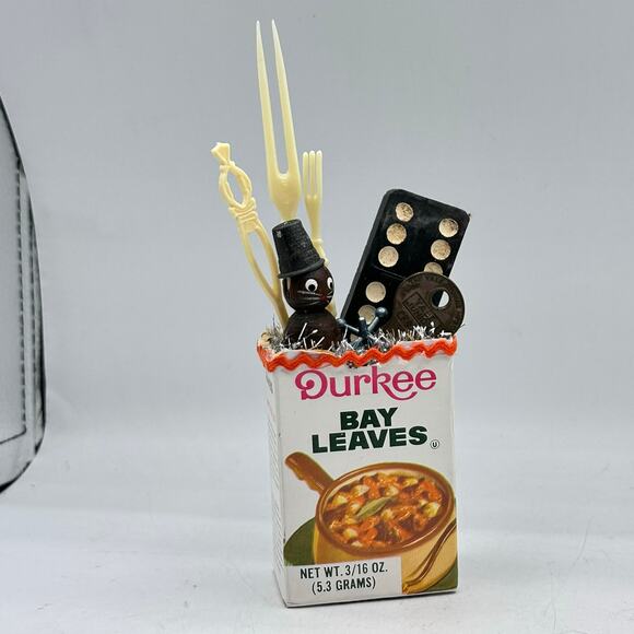 Thimble for a Good Girl- Assemblage Diorama Decor - MCM - Picture 2 of 8